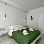 Bed and breakfast Kamalei 4*