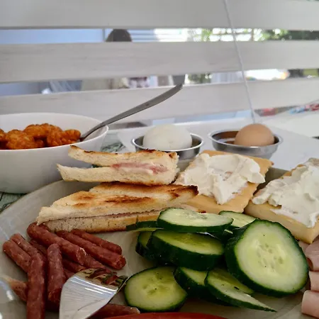 Alojamento de Acomodação e Pequeno-almoço Kamalei 4*